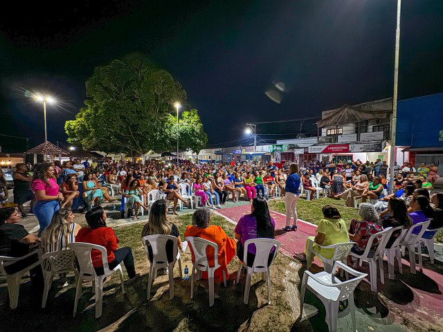 Mulheres manciolimenses tomam conta do Centro para debater polticas pblicas