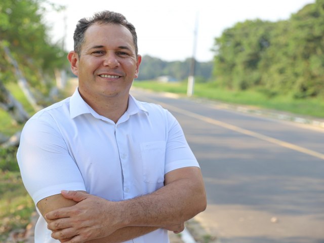 Josemir Melo celebra conquista na aprovao em concurso pblico e defende a educao como caminho para o futuro em Mncio Lima