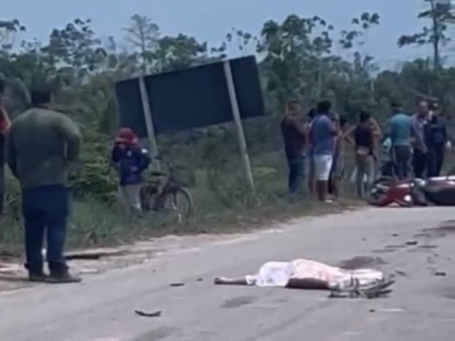 Motociclista morre aps coliso com carreta na BR-346, em Feij