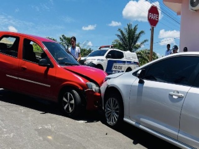 Acidente em cruzamento deixa criana ferida em Cruzeiro do Sul