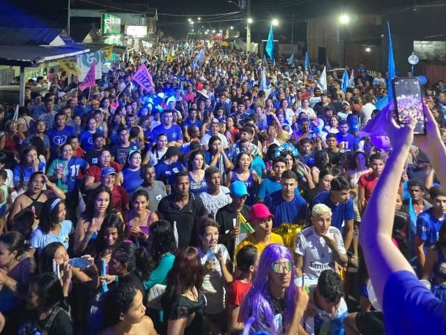 Comcio de Z Luz bate recorde de pblico e confirma favoritismo de candidato do governador Gladson Cameli em Mncio Lima