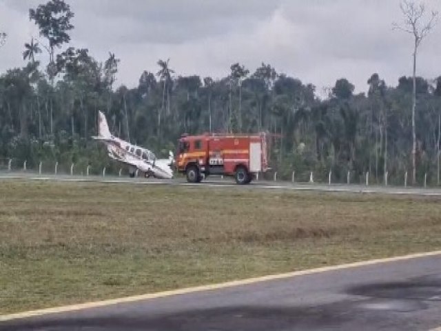 Avio de pequeno porte faz pouso de emergncia em Feij sem vtimas