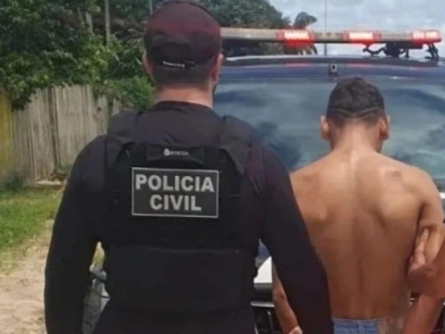 Acusado de homicdio  preso escondido em canoa