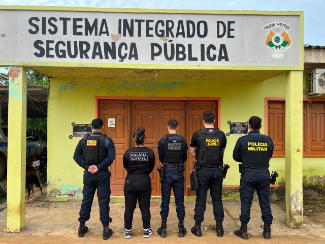 Polcias Civil e Militar do Acre realizam cumprimento de mandado de busca em Santa Rosa do Purus por denncias de fraude contra idosos indgenas