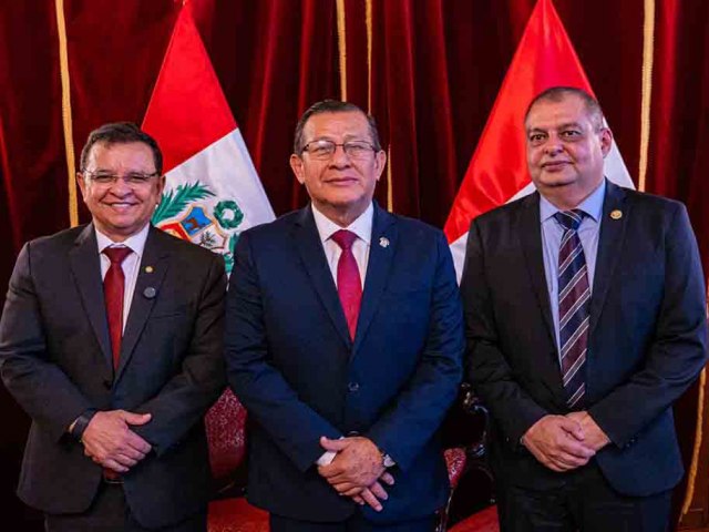 Presidente da ALEAC e secretrios do governo discutem com presidente do Congresso peruano avanos na integrao comercial entre Acre e Peru