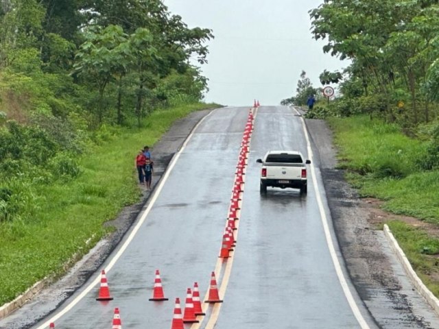 Trfego na BR-317  liberado aps ameaa de eroso na pista