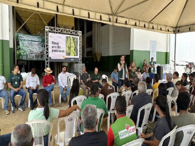 Incra fortalece produ��o e cooperativismo no Juru� com entrega de Autoriza��o de Uso � Coopercaf�, em Mancio Lima