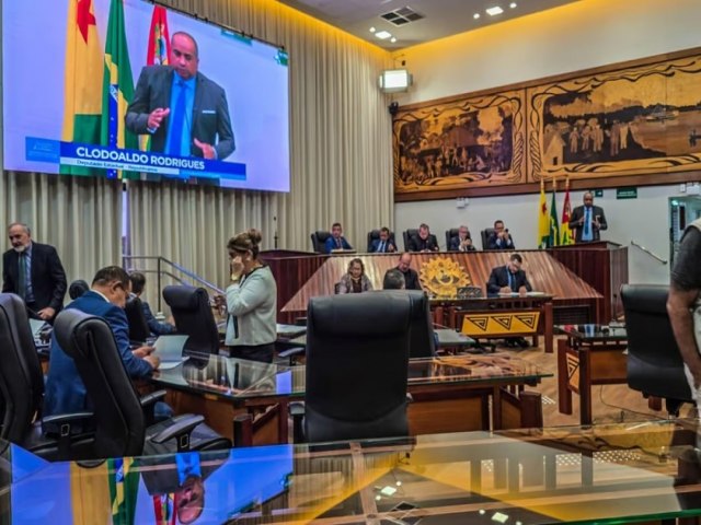 Lei determina que aprovados em concurso da PC iniciem Curso como  servidores; policiais devem cumprir um per�odo m�nimo de cinco anos no interior