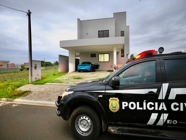 Operao Jogo Sujo: polcia cumpre mandatos e apreende carros de luxos de suspeitos envolvidos com jogos de azar