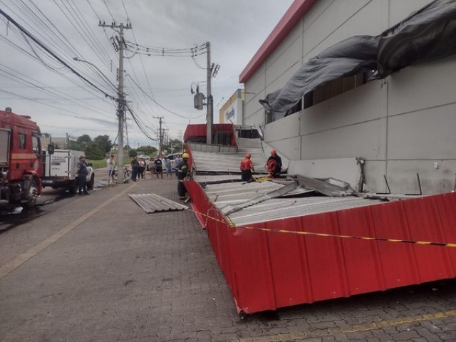 Tempestade em Cachoeirinha-RS, mata uma pessoa e deixa mais dez feridos