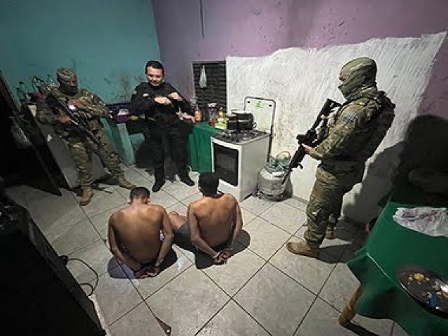 Policiais do Draco fazem buscas em bairros da Zona Leste e Norte de Teresina, nesta quinta-feira (25)