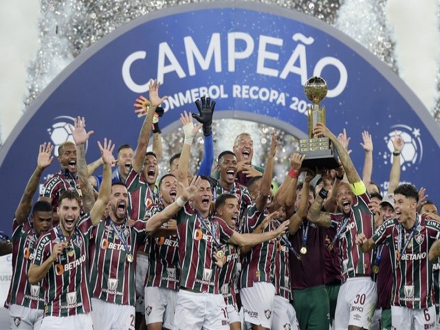 Fluminense vence a LDU e  campeo da Recopa Sul-Americana