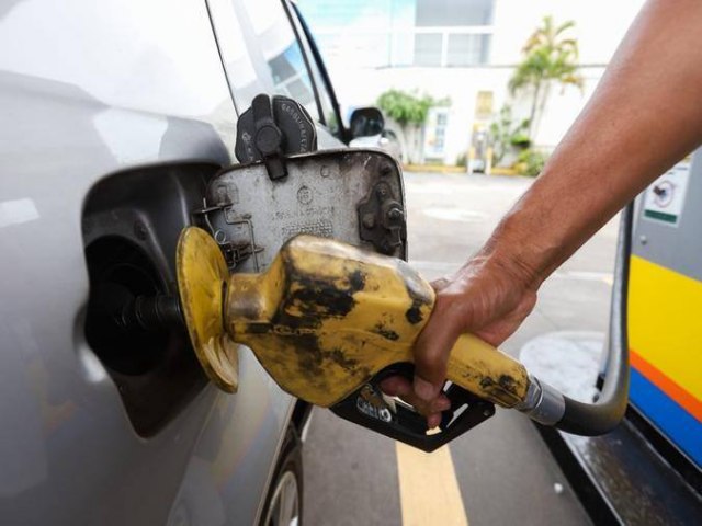 Petrobras anuncia aumento na gasolina e no gs de cozinha
