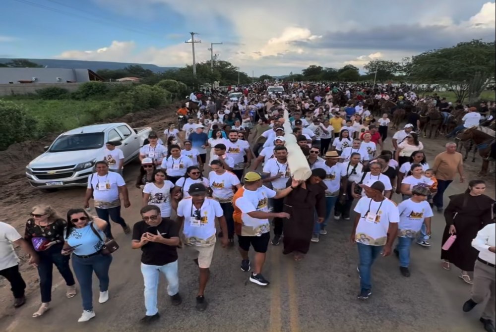 Hasteamento do Pau da Bandeira marca abertura da Festa de São José em Bodocó Hasteamento do Pau da Bandeira marca abertura da Festa de São José em Bodocó