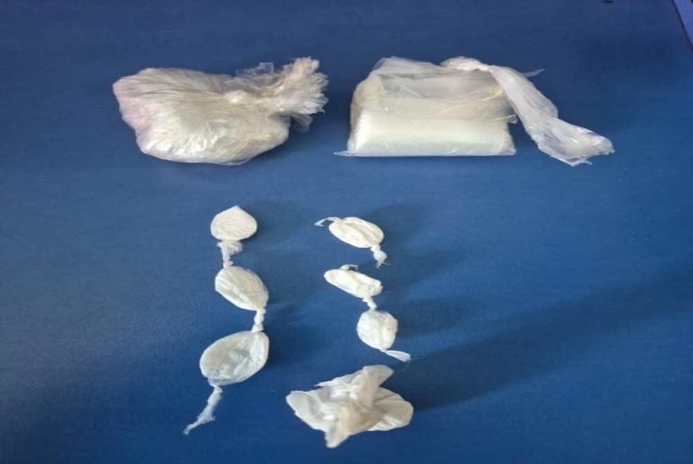 Mulher � detida por tr�fico de drogas em Serrol�ndia distrito de Ipubi
