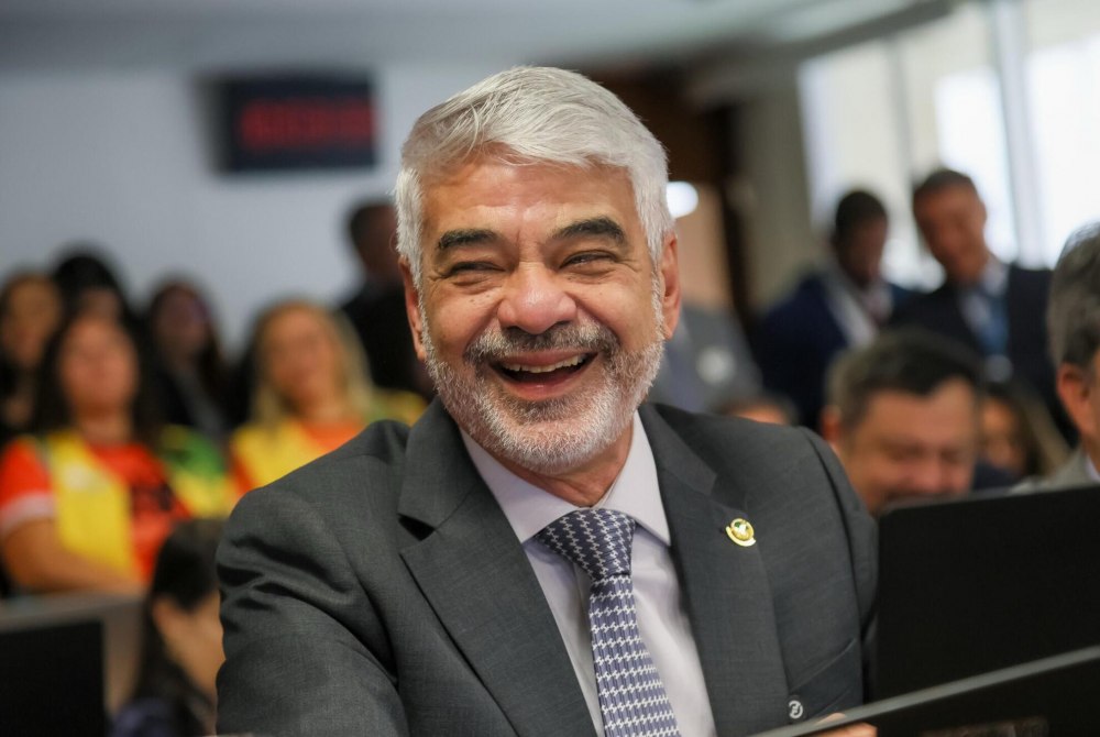 Humberto Costa anuncia R$ 1 milh�o para o Hospital Universit�rio de Petrolina