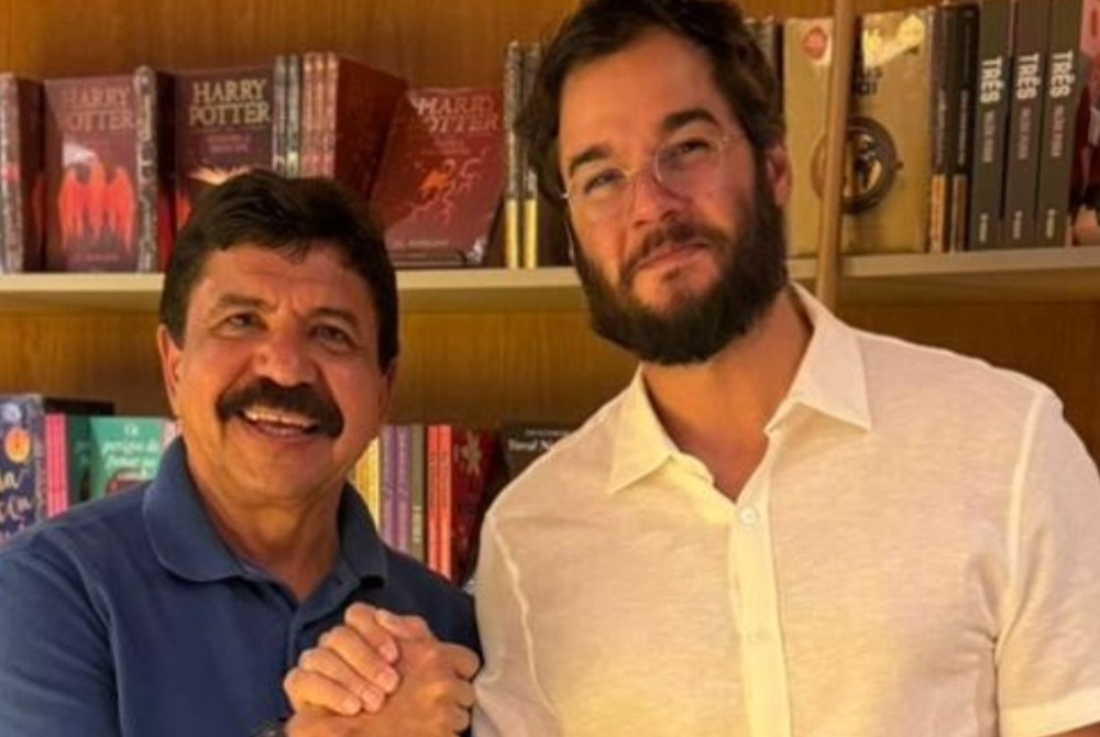 T�lio Gad�lha anuncia Ant�nio Fernando como pr�-candidato a deputado federal durante evento em Ouricuri