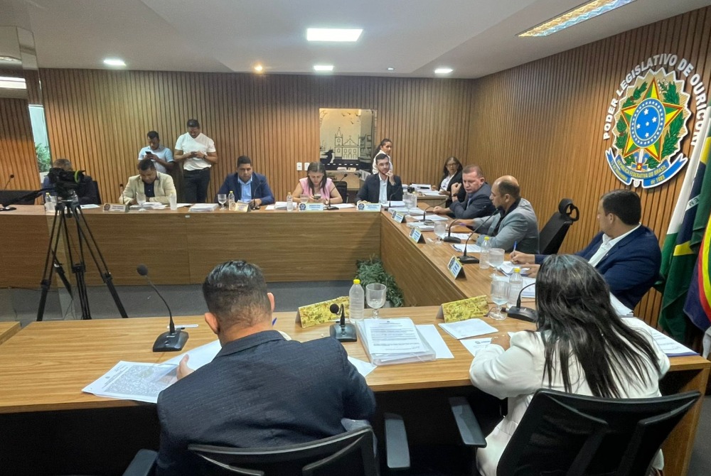 C�mara de Ouricuri concede t�tulo de cidad�o ouricuriense a Kaio Mani�oba e a Governadora Raquel Lyra e aprova reconhecimento de projeto cultural