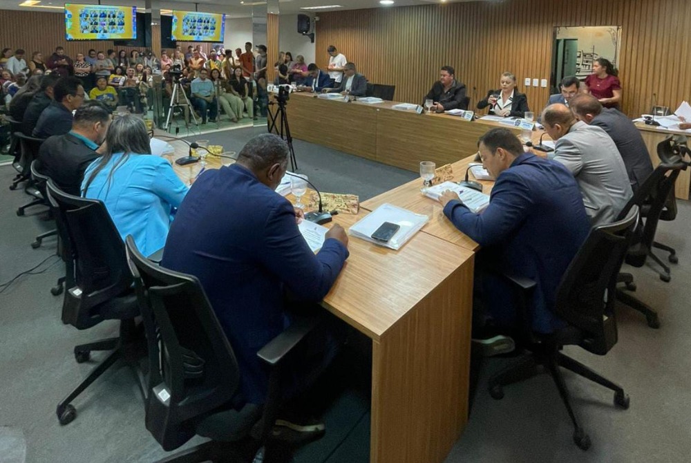 Sess�o da C�mara de Ouricuri tem pauta com homenagens e pacote de pedidos para recupera��o das estradas rurais