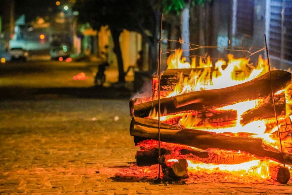 Neoenergia orienta popula��o a manter fogueiras afastadas da rede el�trica durante festejos juninos