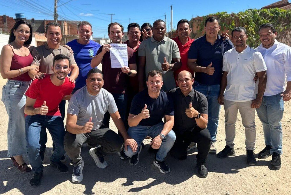 Com apoio do Governo do Estado, Victor Coelho anuncia pavimenta��o da Avenida Tamboril