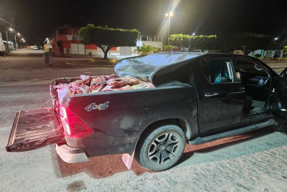 Carga de quase 800 kg de carne bovina transportada sem refrigera��o � apreendida em Garanhuns