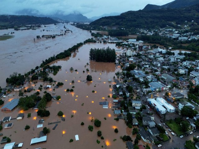 32 mortos em decorrncia do temporal no Rio Grande do Sul