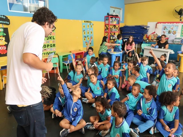 Artistas promovem dia de cultura em escola municipal de So Gonalo