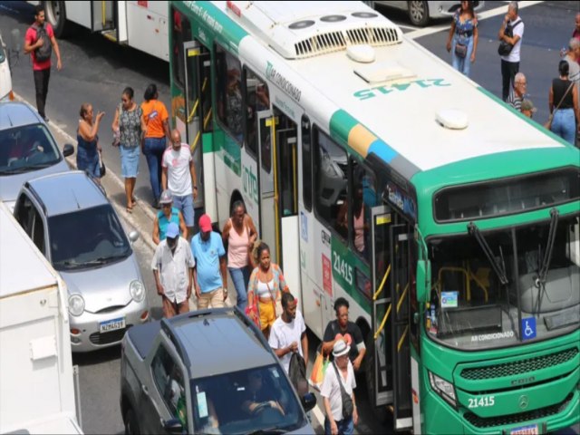 Nova linha de buzu passa a atender localidade de Jardim Cajazeiras