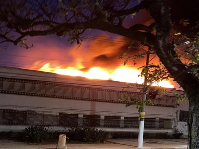 PF é acionada para periciar incêndio da Cinemateca Brasileira