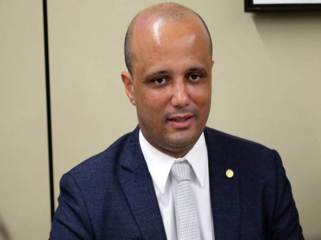 Proposta do voto auditável foi barrada por influência de ministros, afirma Vitor Hugo