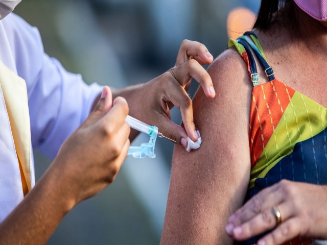 Brasil se consolida como 3º na aplicação de vacinas contra a Covid-19