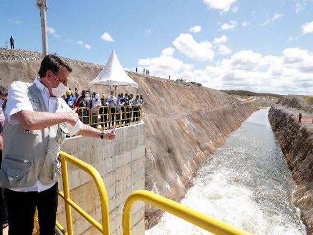 Bolsonaro inaugura agora o trecho final do Eixo Norte da Integração do Rio São Francisco