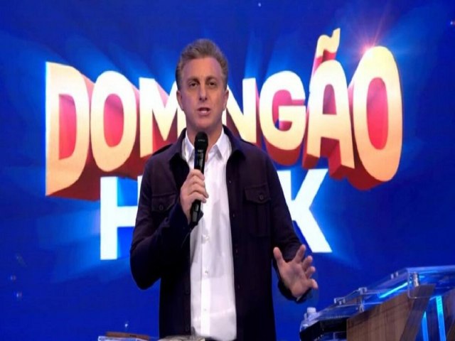 Rede Globo avalia tirar Huck dos quadros estrelados por Faustão
