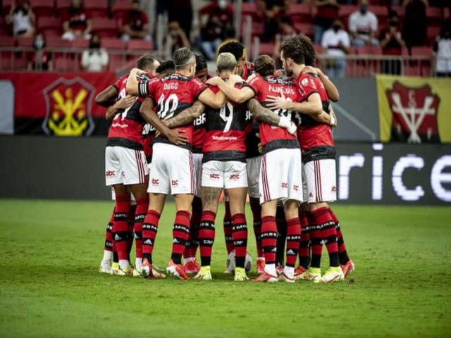 Dinheiro no bolso! Flamengo encaminha renovação de contratos de patrocinadores do uniforme