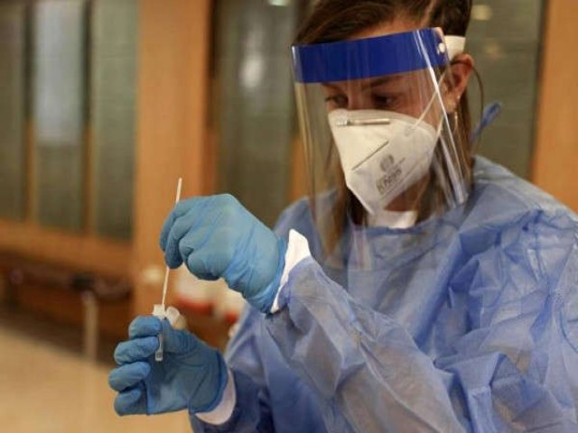 Israel registra primeiro caso de “flurona”, infeccção de Covid-19 e gripe simultaneamente