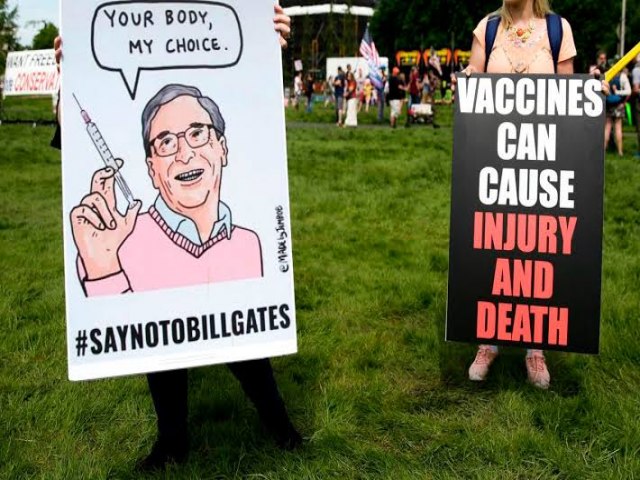 Milhares vão às ruas nos EUA contra a vacinação obrigatória