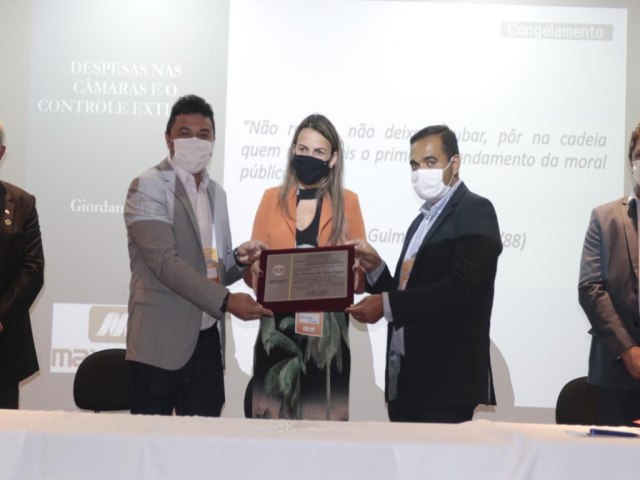 Dentista Keivia Dias é homenageada com Título de Cidadã Juazeirense 