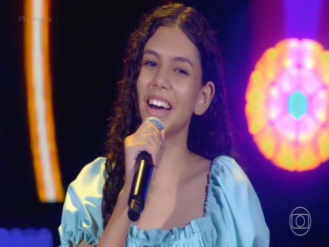 Cearense Cecília Amorim encanta técnicos na estreia do The Voice Kids