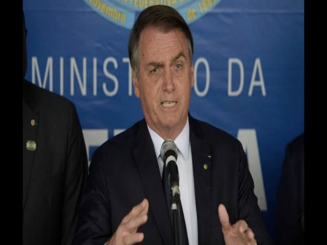Bolsonaro processa Alexandre de Moraes por abuso de autoridade
