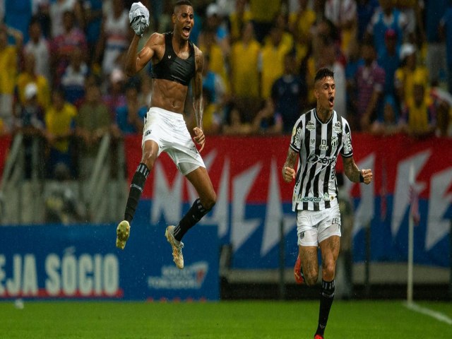 Ceará vence Fortaleza na Arena Castelão, sai do Z4 e afunda rival na lanterna da Série A