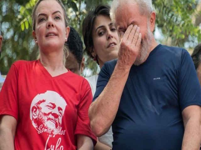 Presidente do PT se revolta contra o aumento do Auxílio Brasil para 600 reais