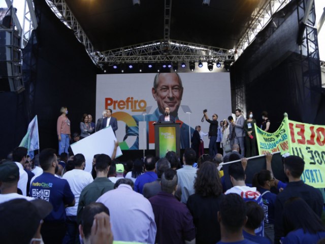 Ciro Gomes é oficializado como candidato à Presidência pelo PDT: Quero unir o país
