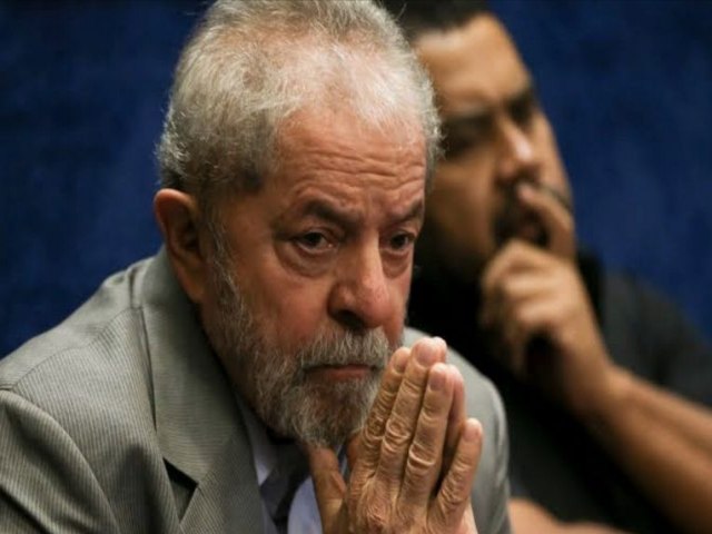 Justiça eleitoral cobra ficha criminal de Lula e pode impugnar candidatura