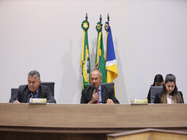 Cmara de Juazeiro discute suspeitas de fraudes em licitaes do Municpio e Presidente Darlan Lobo diz que foi atacado por procurador durante a sesso