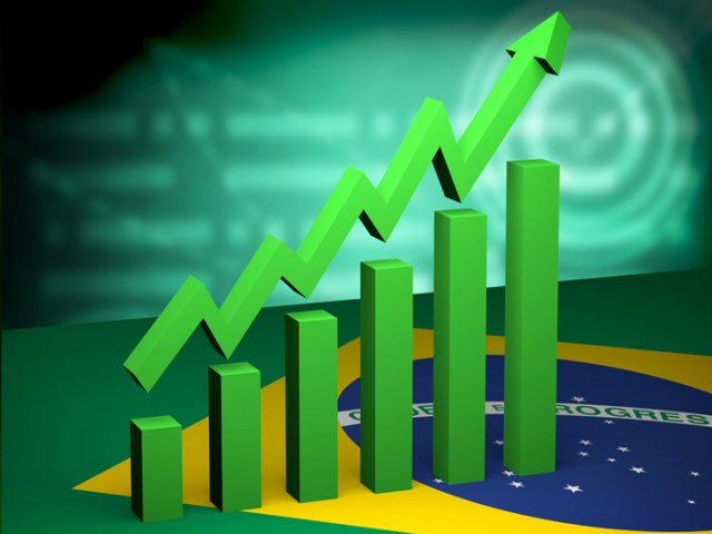 Brasil se desvencilha da crise apesar da torcida contrária
