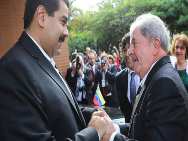 Lula cogitou portaria-relmpago para trazer Maduro  posse