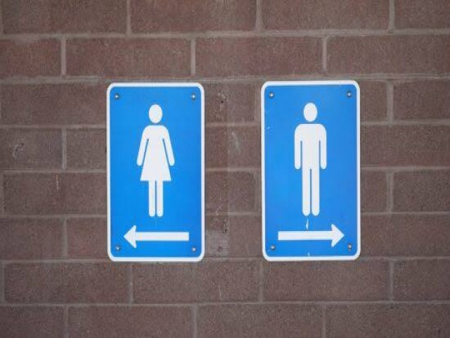 Lanchonete indenizará mulher trans por uso de banheiro