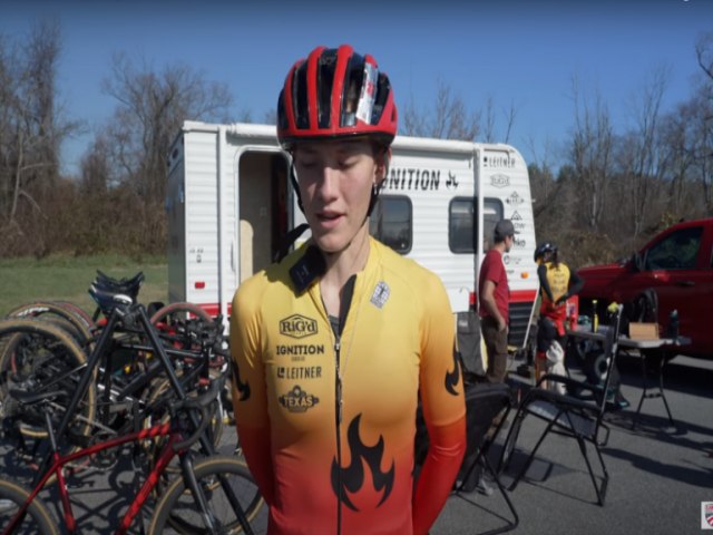 Campeã nacional de ciclismo desiste da carreira depois de perder para atleta trans