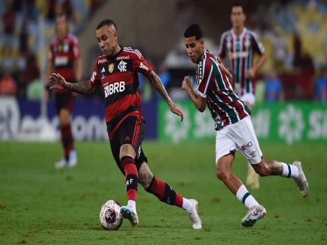 Fluminense goleia Flamengo por 4 a 1 e garante o bicampeonato Carioca